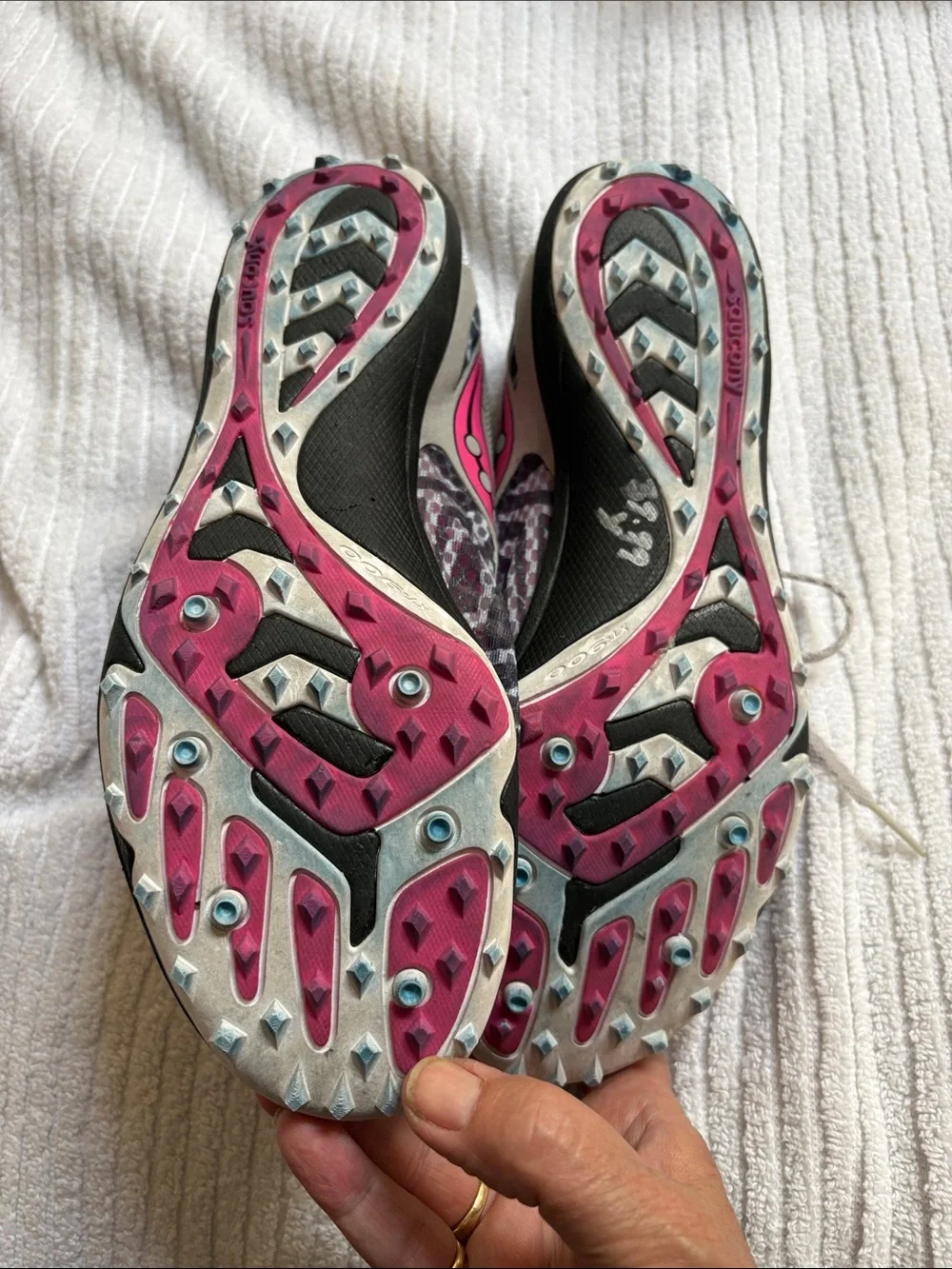 Saucony Women's Pink and Gray Geometric Pattern Running Shoes